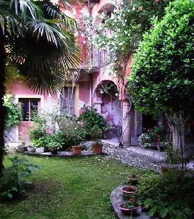 Caprifoglio In Apartment